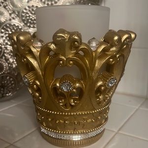 Beautiful Gold Crown Candle Holder (Candle Not included)